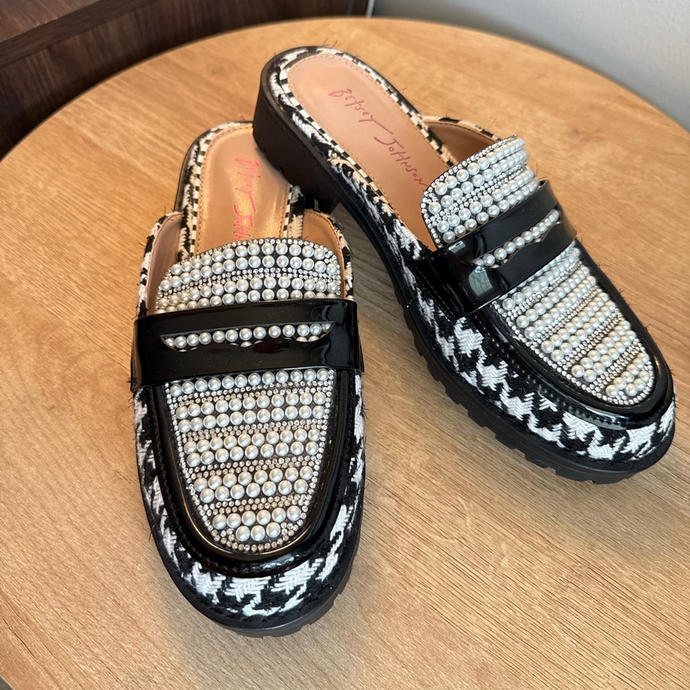 Betsey Johnson • Ronin Houndstooth Mule Slide Sz 6 Pearl Rhinestone Chic Preppy - Picture 6 of 9